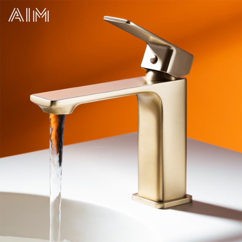 Single Handle Water Saving Deck Mounted Brass Bathroom Vessel Sink Vanity Faucet