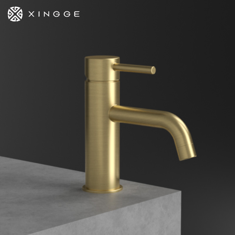 Made of China Factory Basin Sink Tap Mixer Hot &amp; Cold Water Stainless Steel Faucetshigh-Quality Basin Bathroom Brass Faucet