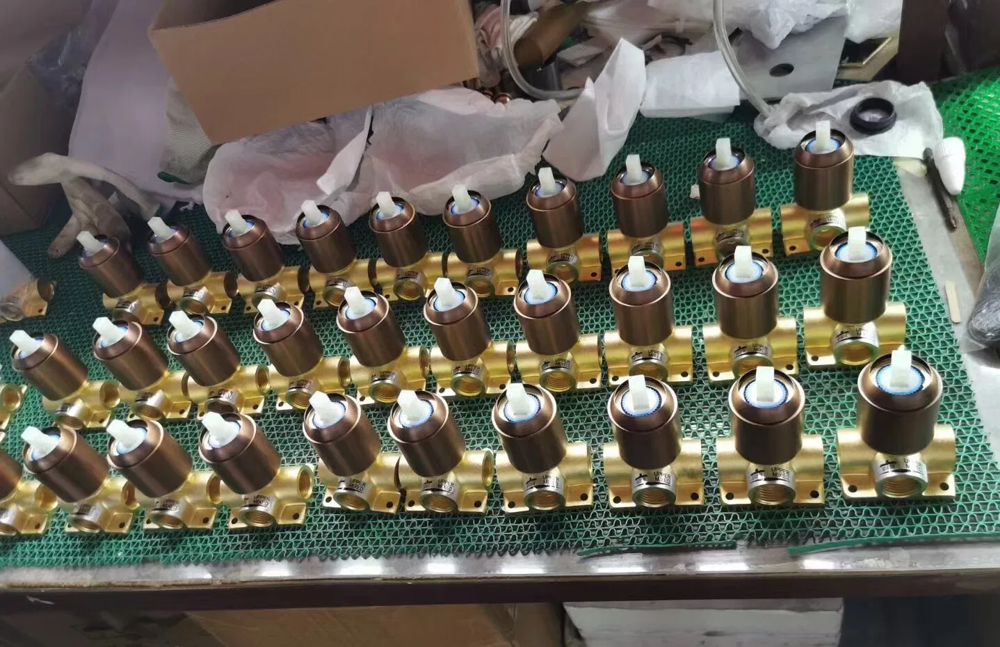 Hole China Factory Chrome Finished Bathroom Brass Basin Faucet