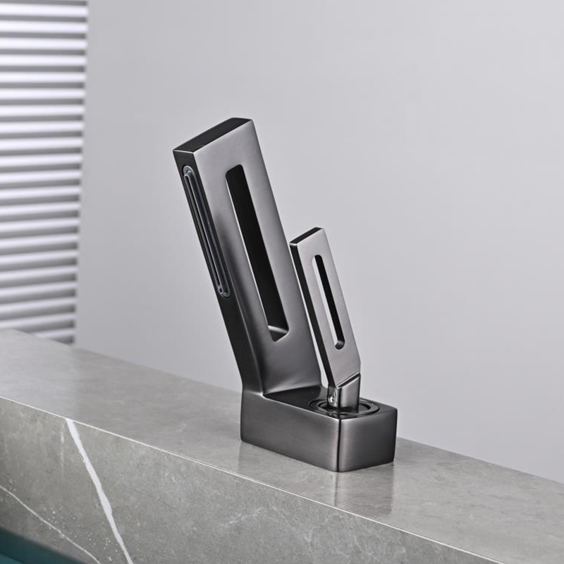 High Quality Brass Deck Mounted Hot Cold Water Bathroom Waterfall Basin Mixer