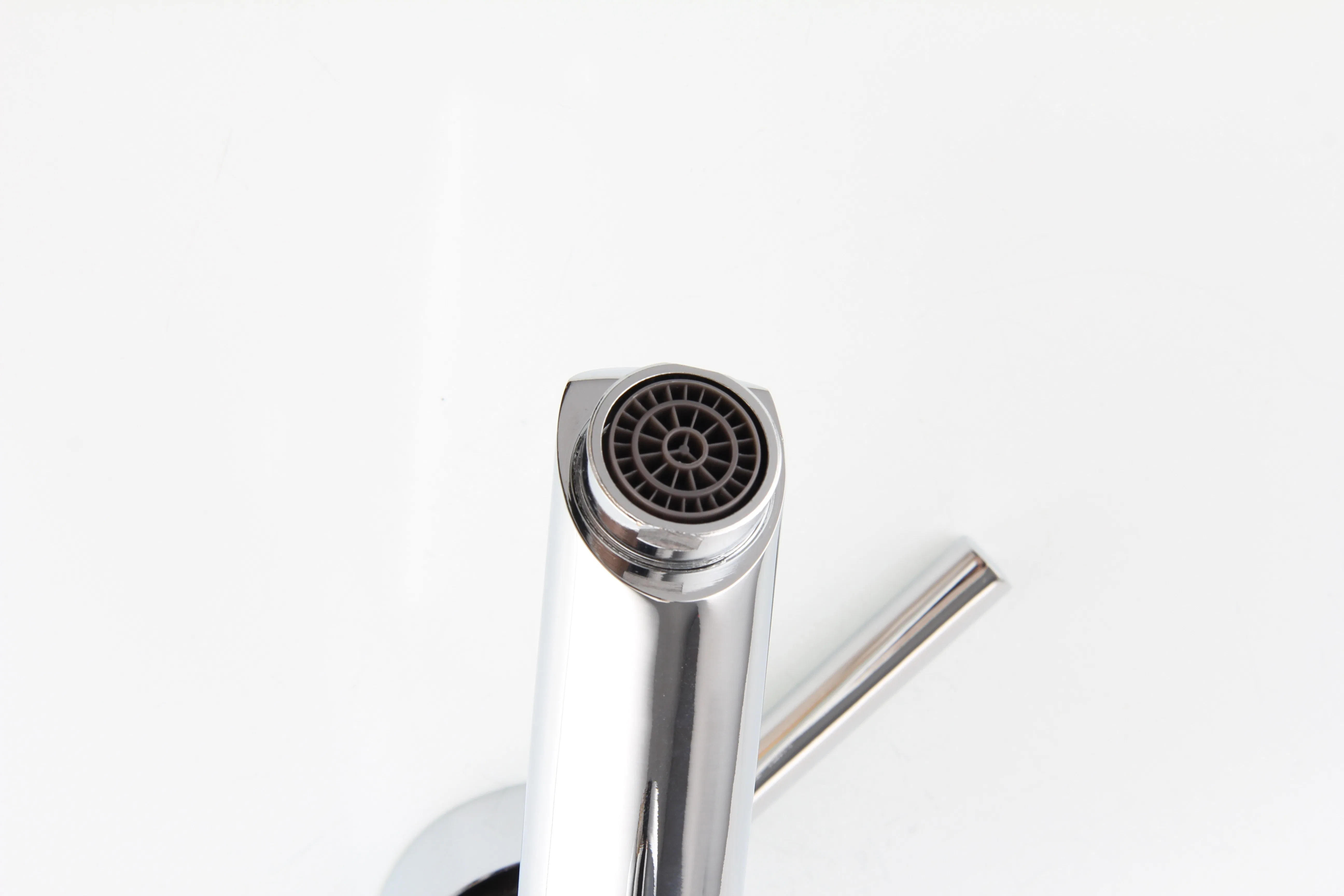 Single Lever Deck Mounted Ceramic Cartridge Basin Faucet/Mixer