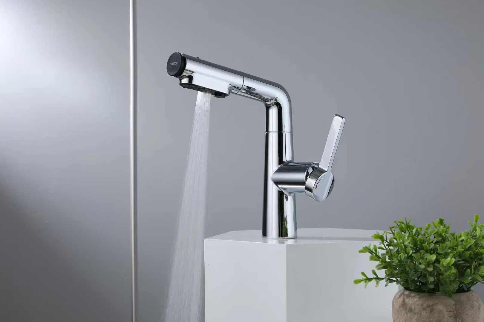 Single Lever Handle Chromed Finish Pull Down Swiveled Spout Deck Mounted Basin Sink Taps Mixer