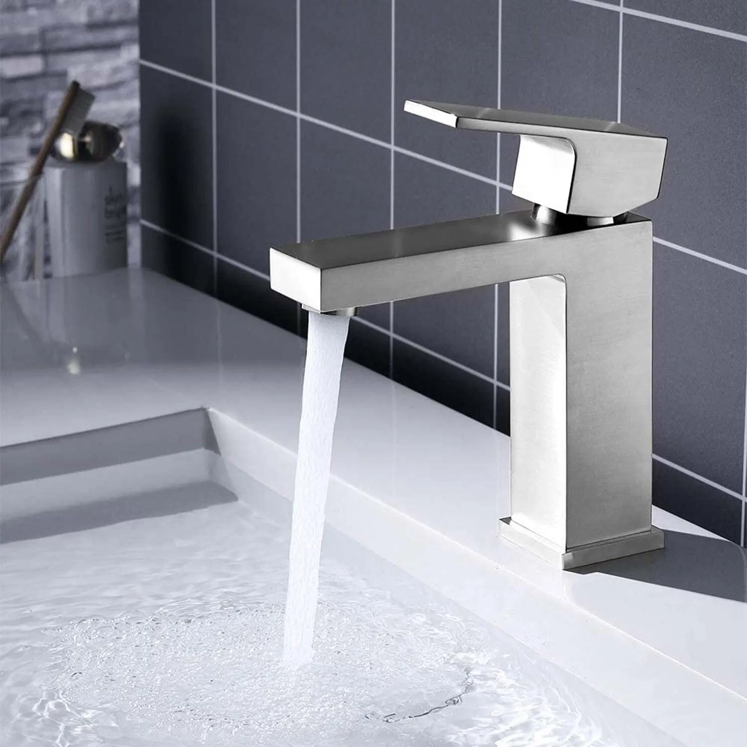 Single Hole Hot and Cold Water Modern Design Brushed Nickel Finish Cupc Ceertified Bathroom Faucet