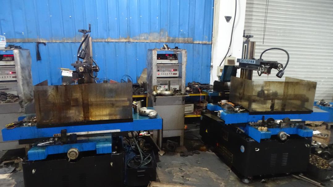 Wire cutting machine