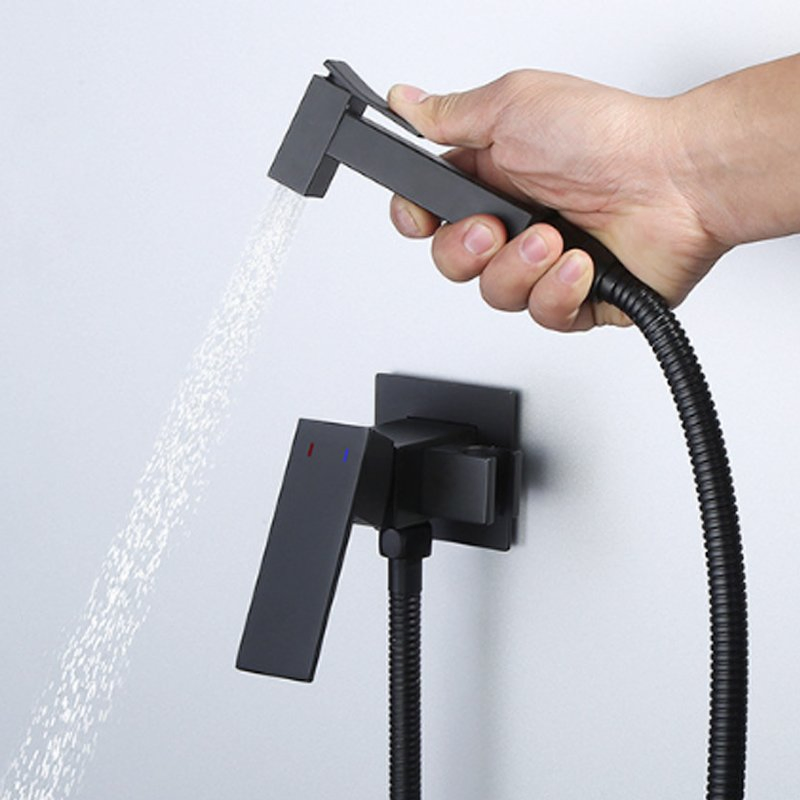 Toilet Brass Bidet Ablution Faucet Golden Shattaf Set Concealed Hot and Cold Handheld Toliet Water Spray Bidet Gold