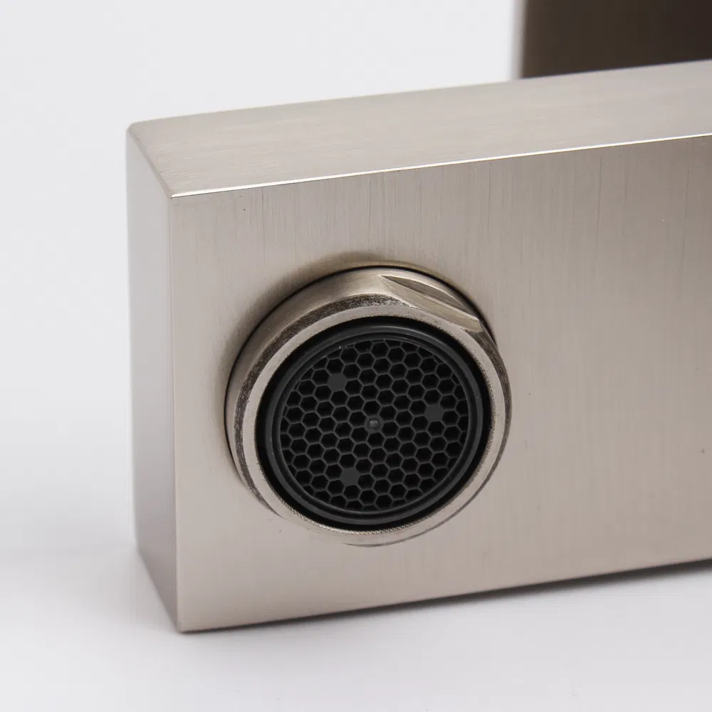 Single Hole Hot and Cold Water Modern Design Brushed Nickel Finish Cupc Ceertified Bathroom Faucet