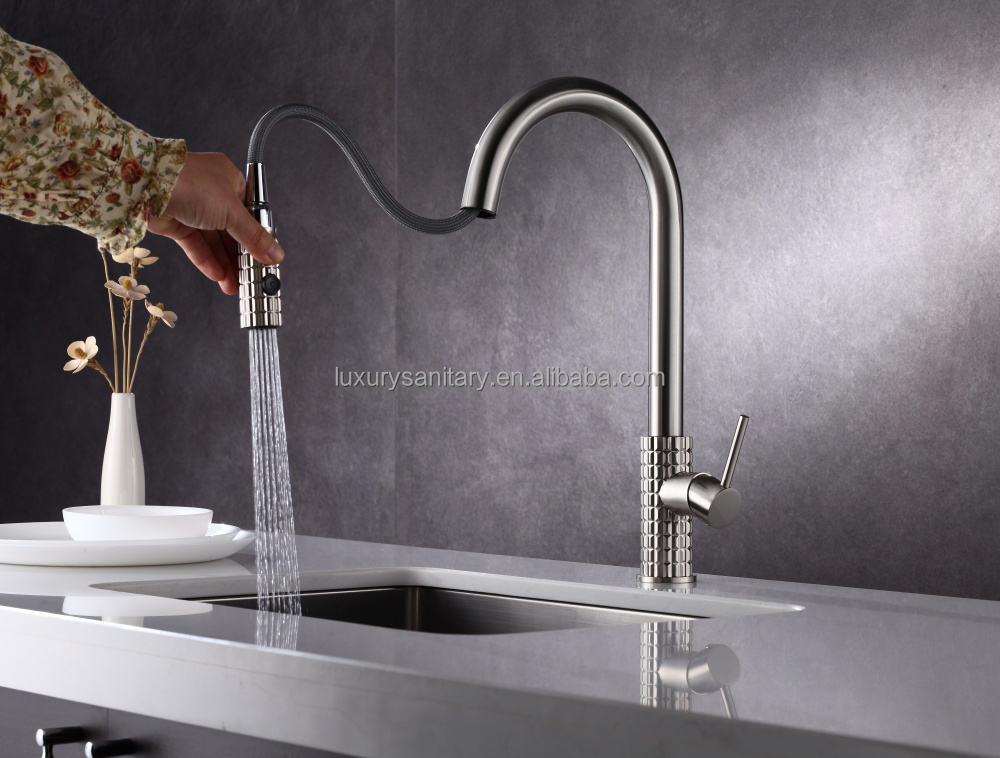 Fashion Nickle Brushed Pull out Spray Kitchen Sink Mixer Tap Faucet