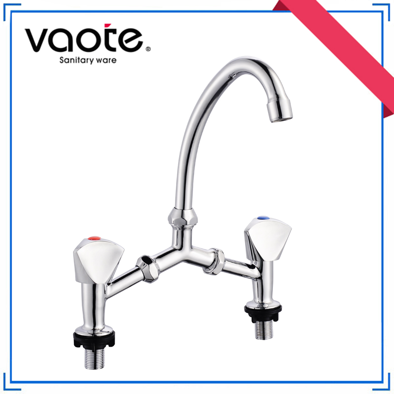 Economic Brass Bridge Double Handle Kitchen Mixer Faucet (VT60106)