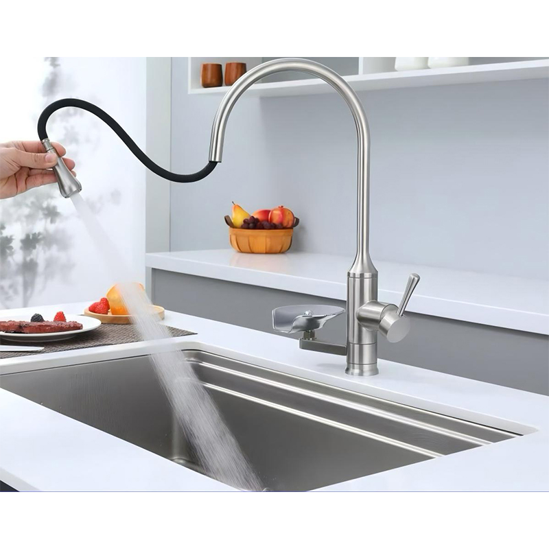 European Style Pull-out Hot and Cold Kitchen Splash-Proof Faucets Come with a Built-in Cup Washer