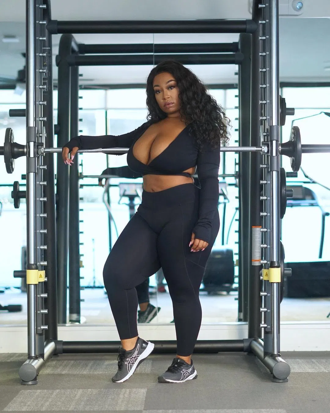 ملابس لياقة بدنية ويوغا 4XL بلوزة طويلة الأكمام مجموعة سويت - ملابس نشطة بحجم زائد لمجموعات التمرين في صالة الألعاب الرياضية للنساء