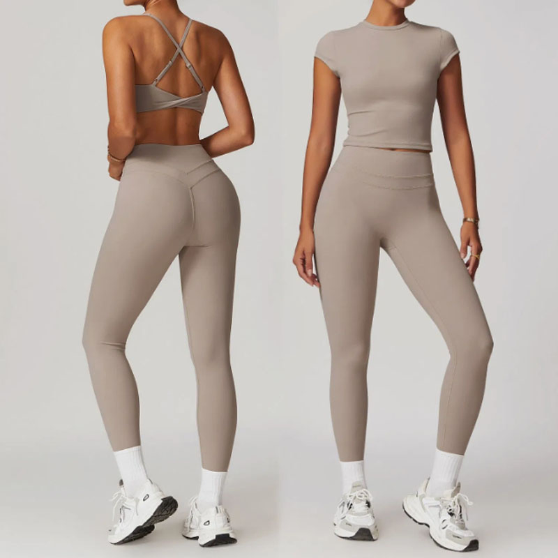 شورتات نسائية بدون seams عالية المرونة لليوغا مع تصميم يبرز المؤخرة ملابس رياضية للصالات الرياضية