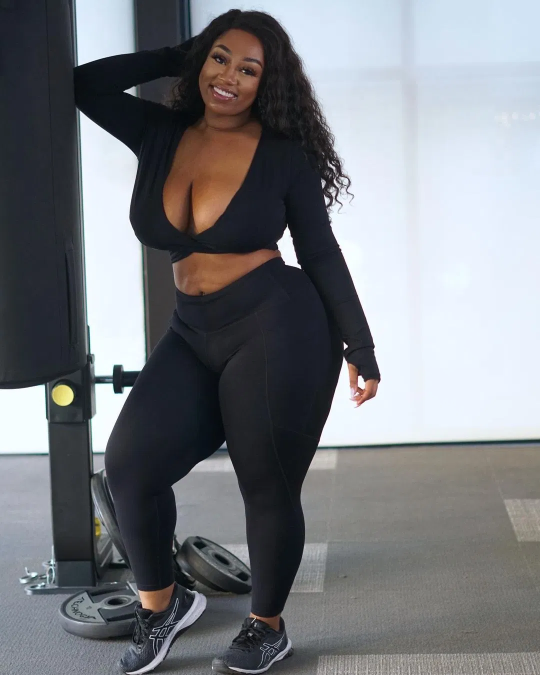 ملابس لياقة بدنية ويوغا 4XL بلوزة طويلة الأكمام مجموعة سويت - ملابس نشطة بحجم زائد لمجموعات التمرين في صالة الألعاب الرياضية للنساء
