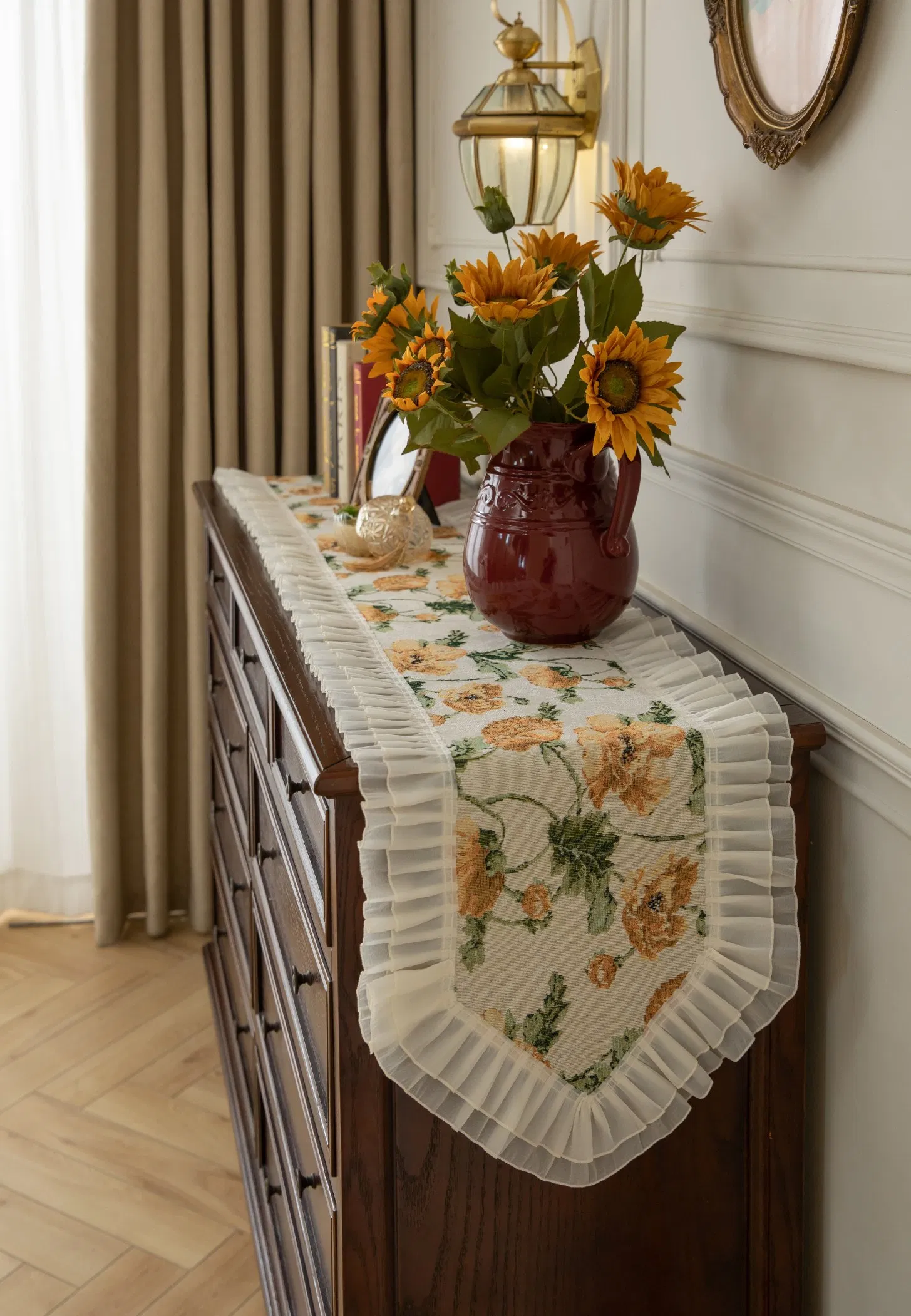 Style-Enhancing Scratch-Resistant Easy-Care Breathable Table Linen for Festive Dressing