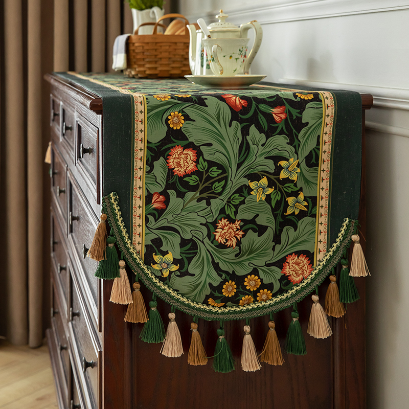 Chic Decorative Tablecloth for Unique Gatherings and Festive Occasions