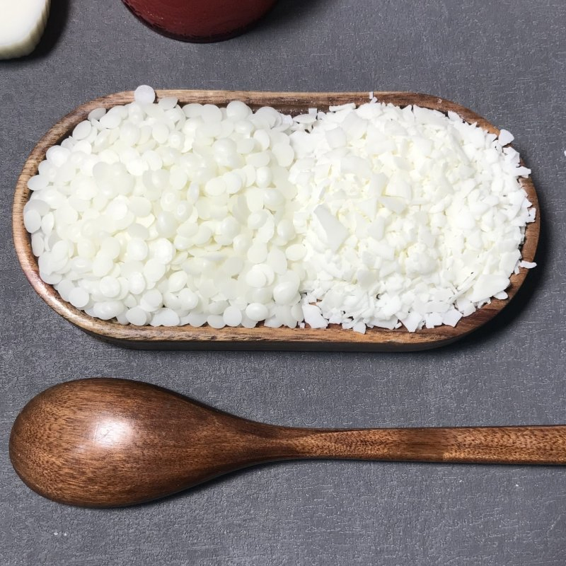 Best Selling Eco-Friendly Soy Wax Scented Melts Granules Raw Materials for Christmas Candle Making for Your Holiday Decorations