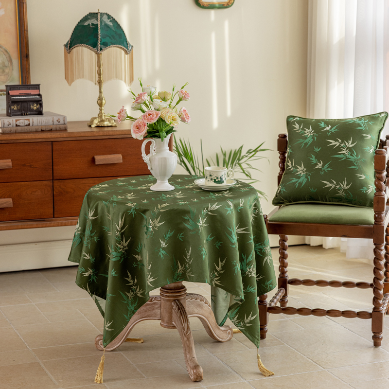 Vibrant Printed Table Linen for Chic Festive Gatherings and Events