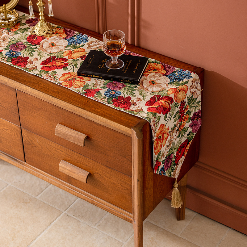 Quality Festive Tablecloth Featuring Unique Decorative Tablecloth for Celebrations