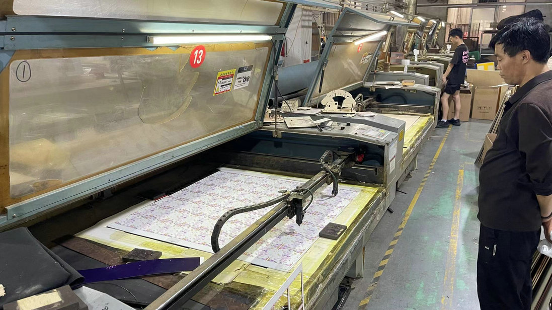 Laser cutting process for wooden craft decorations