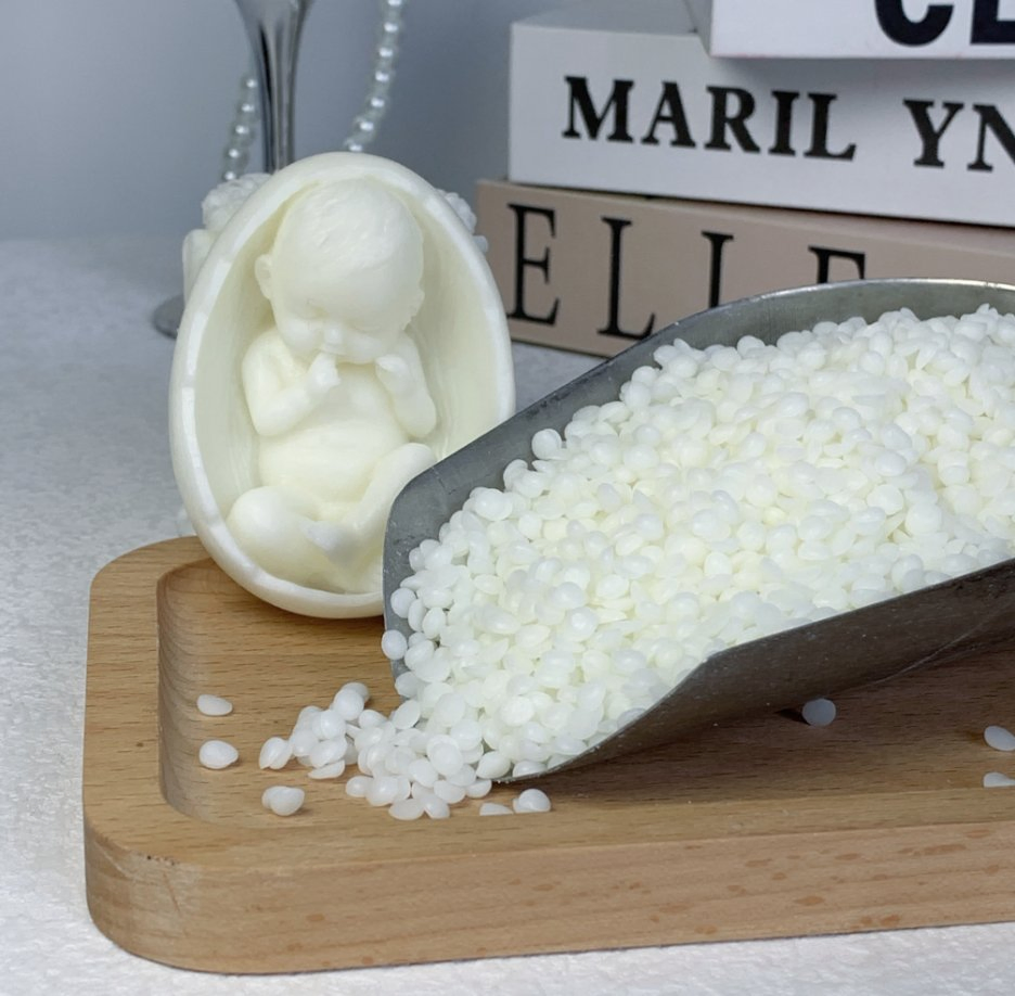 Best Selling Eco-Friendly Soy Wax Scented Melts Granules Raw Materials for Christmas Candle Making for Your Holiday Decorations