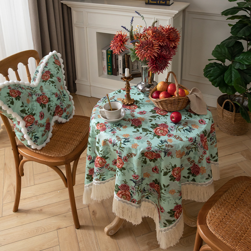 Festive Tablecloth for Events with Elegant Patterns and Durable Fabric