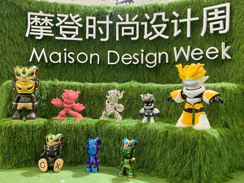 Abstract Figure Resin Art