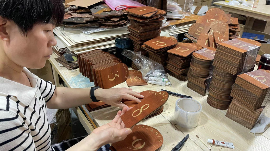 Strict quality control for export decoration products