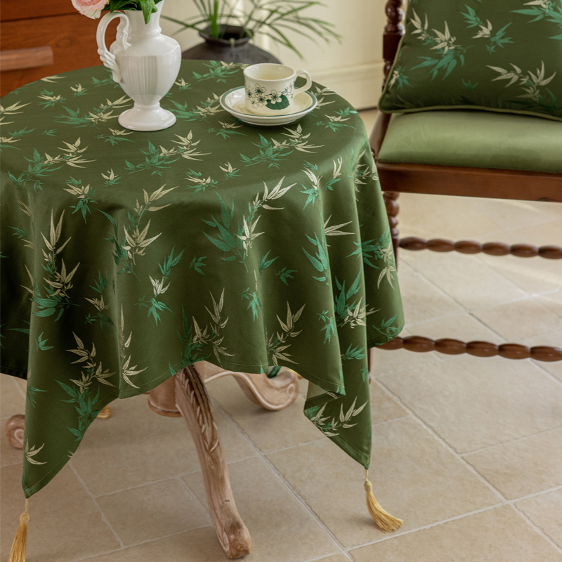 Durable Celebration Tablecloth for Elegant Festive Dining Occasions