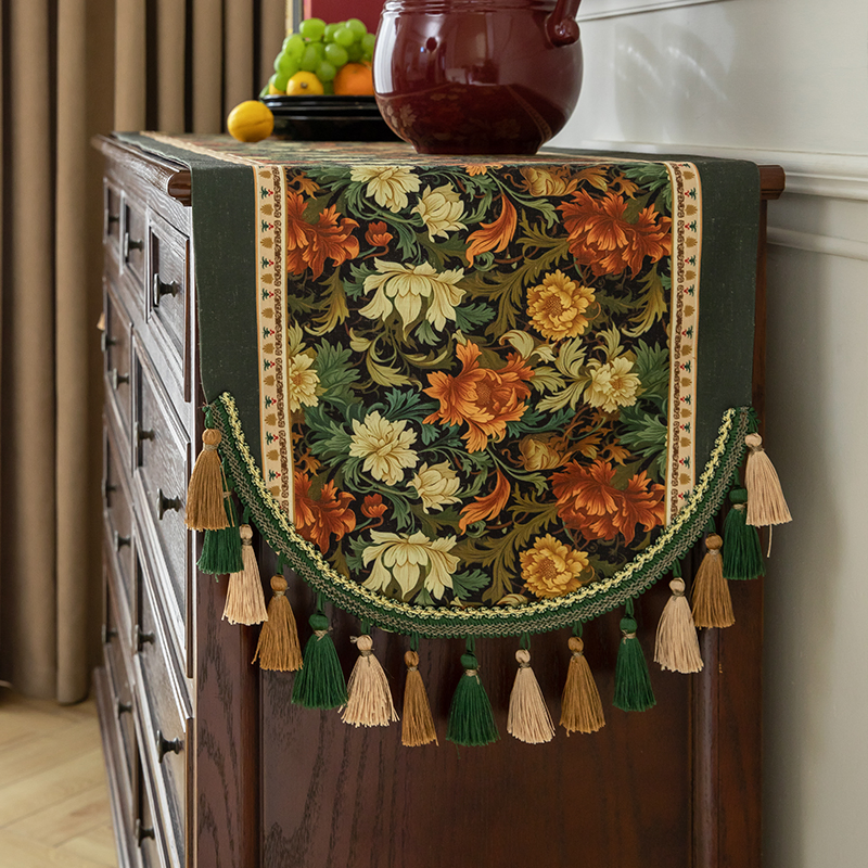 Chic Tablecloth for Stylish Gatherings and Memorable Festive Celebrations