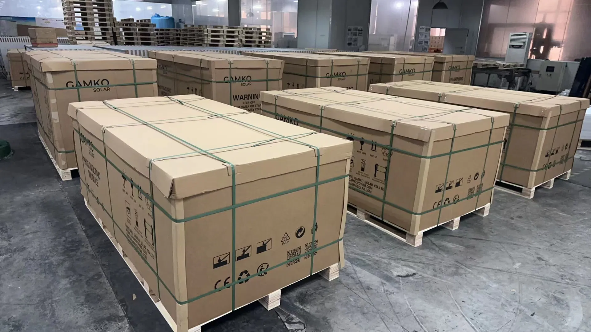 580W Panel Solar con 30-Year Garantía de Rendimiento Lineal, Totalmente Certificado para Proyectos Comerciales a Gran Escala