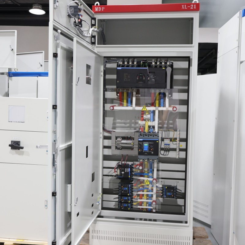 Gabinete de Protección Solar Panel de Control de Baja Tensión para Suministro de Energía Comercial