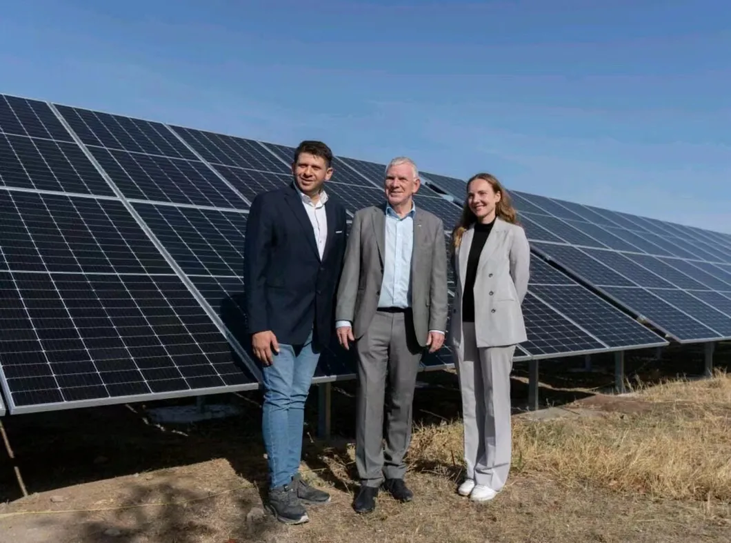 Paneles solares instalados en Ucrania