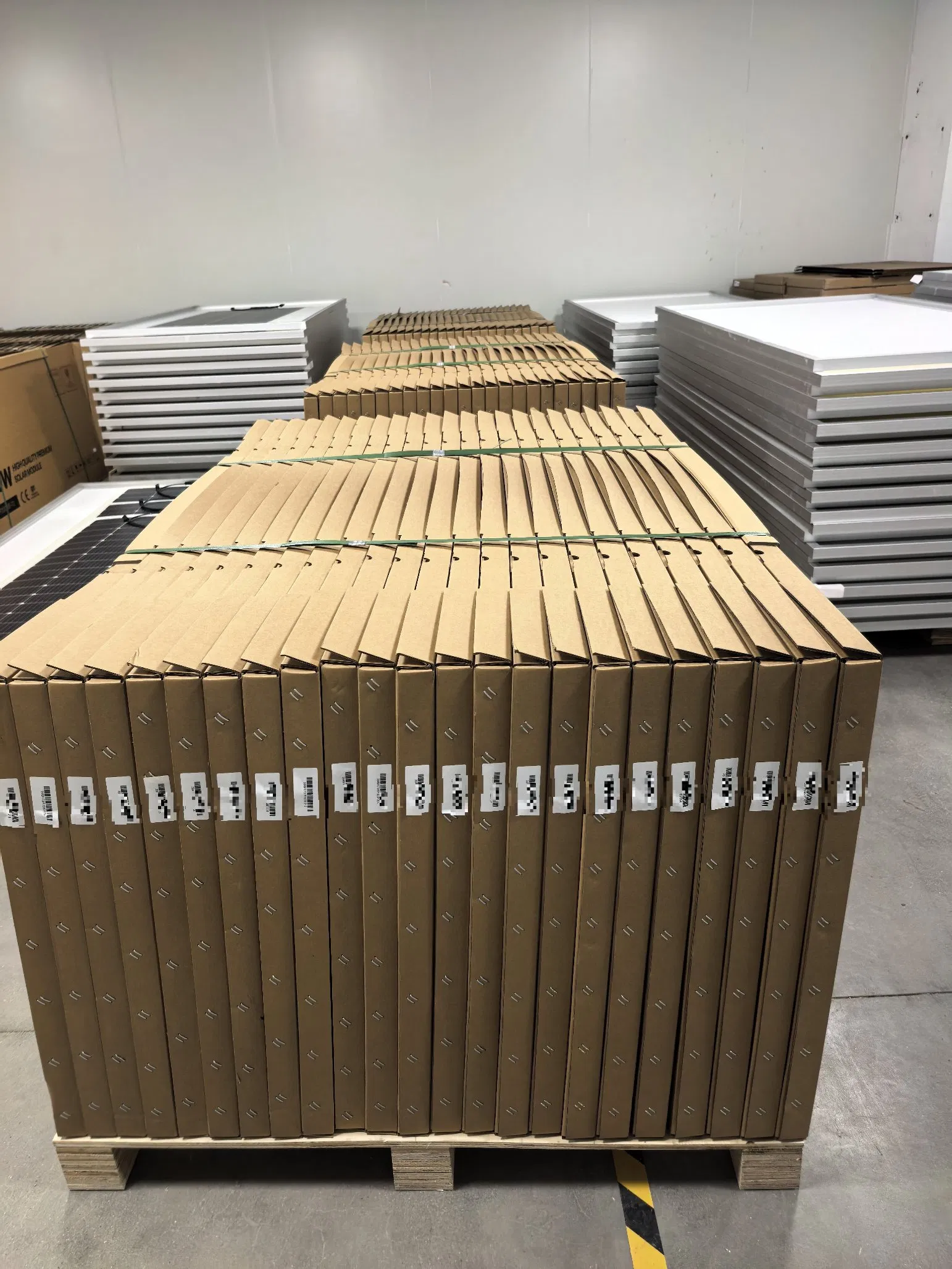 Panel Solar Flexible Antirreflejo de Alta Transmitancia y Resistente a Caídas Efv-L166-100