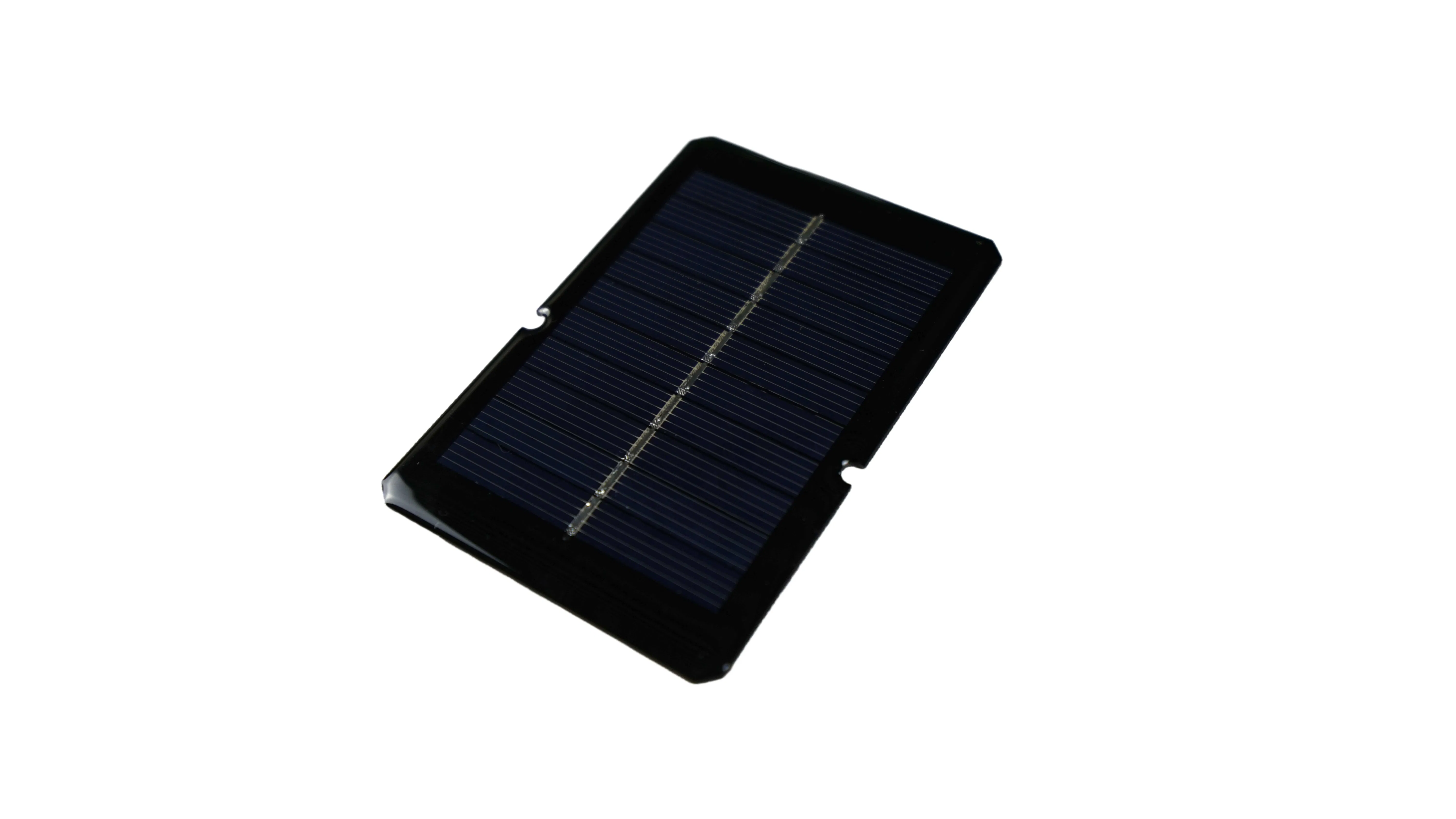 Panel Solar Pequeño y Portátil para Acceso Fácil a Energía Exterior y Carga de Teléfonos Inteligentes