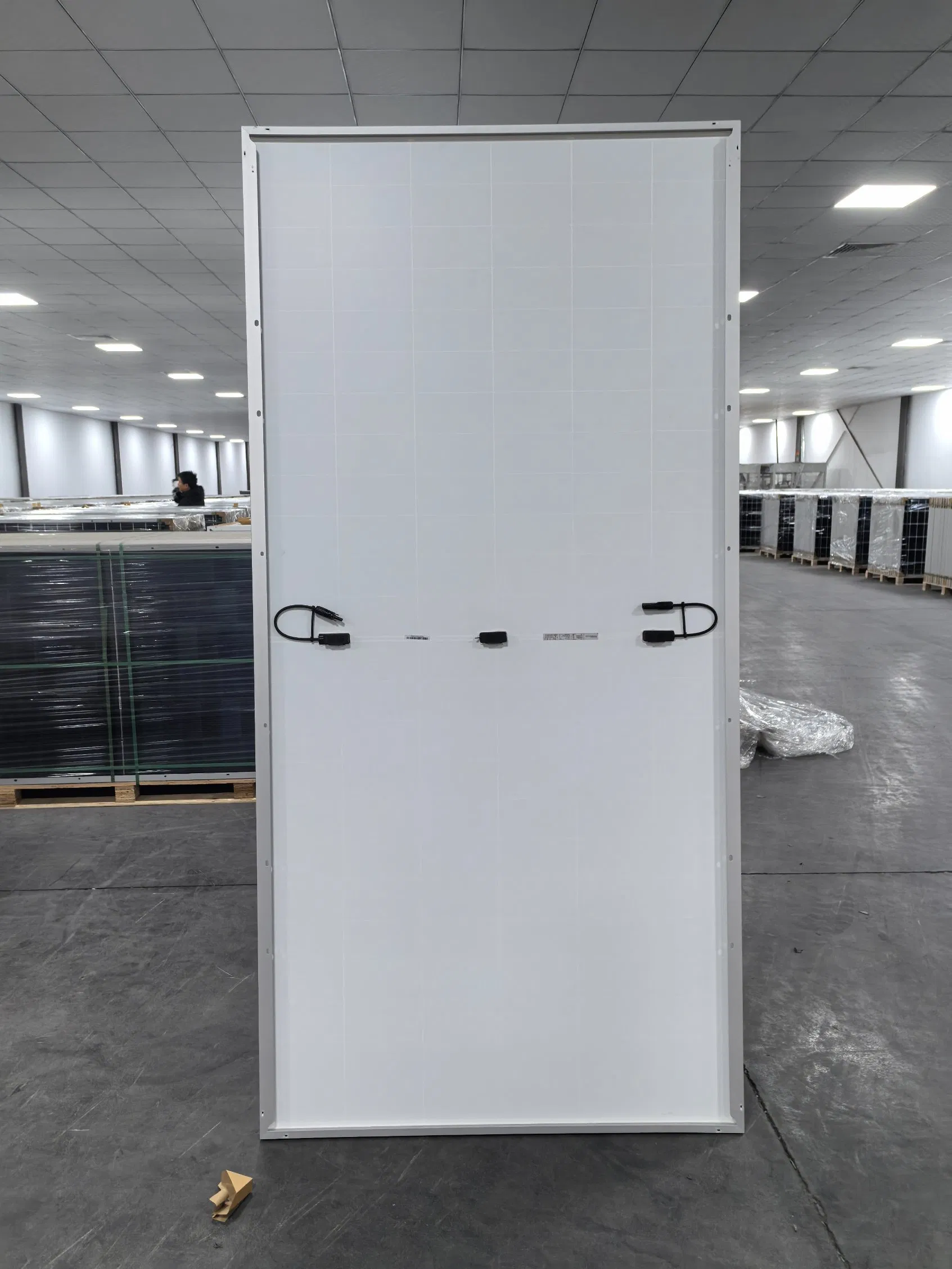 Panel Solar de Alta Eficiencia Topcon Longji Jinko 590W/600W/610W/620W/630W/640W a Precios Competitivos para Uso en Sistemas Solares
