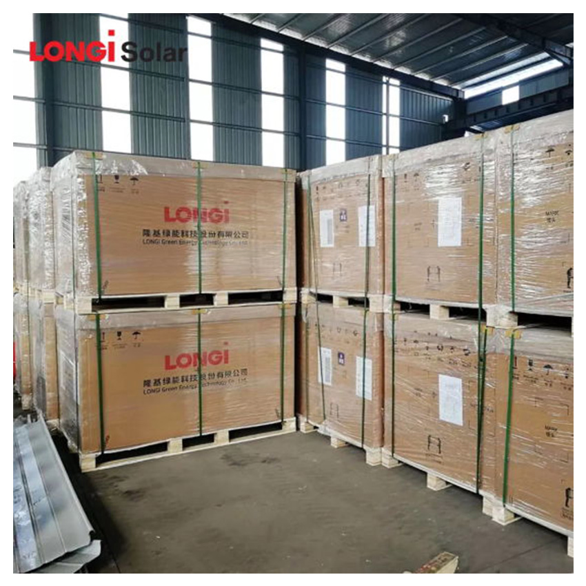Panel Solar de Células Longi Lr5-72hthf 565-600m 144 Tipo N 210mm Media Célula Topcon para Uso en Sistemas Domésticos y Comerciales