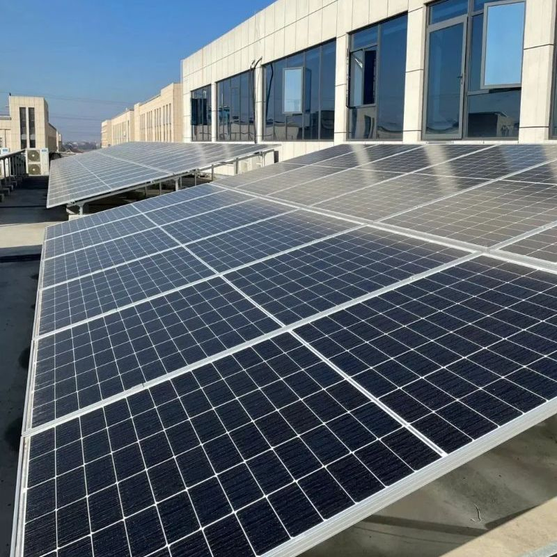 Panel Solar Monocristalino de Alta Eficiencia para Sistemas Fotovoltaicos Residenciales y Comerciales