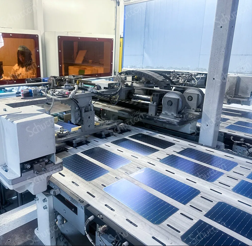 132 Alta Eficiencia de Conversión Fotoeléctrica de Media Celda 645W Panel Solar 640W Módulo Solar Proveedor Solar Módulo 630W