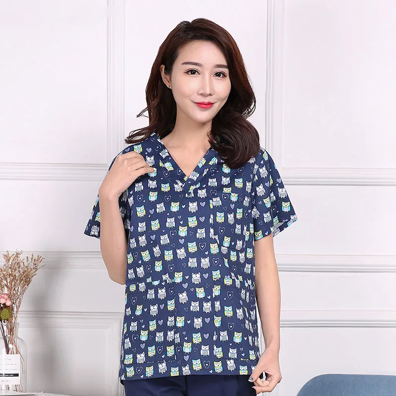 Uniforme de enfermería con estampado de damasco elegante
