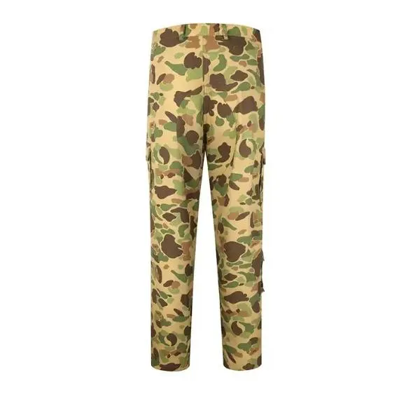 Uniforme Táctico de Combate de Alto Rendimiento en Diseño de Camuflaje Desértico - Vista Completa