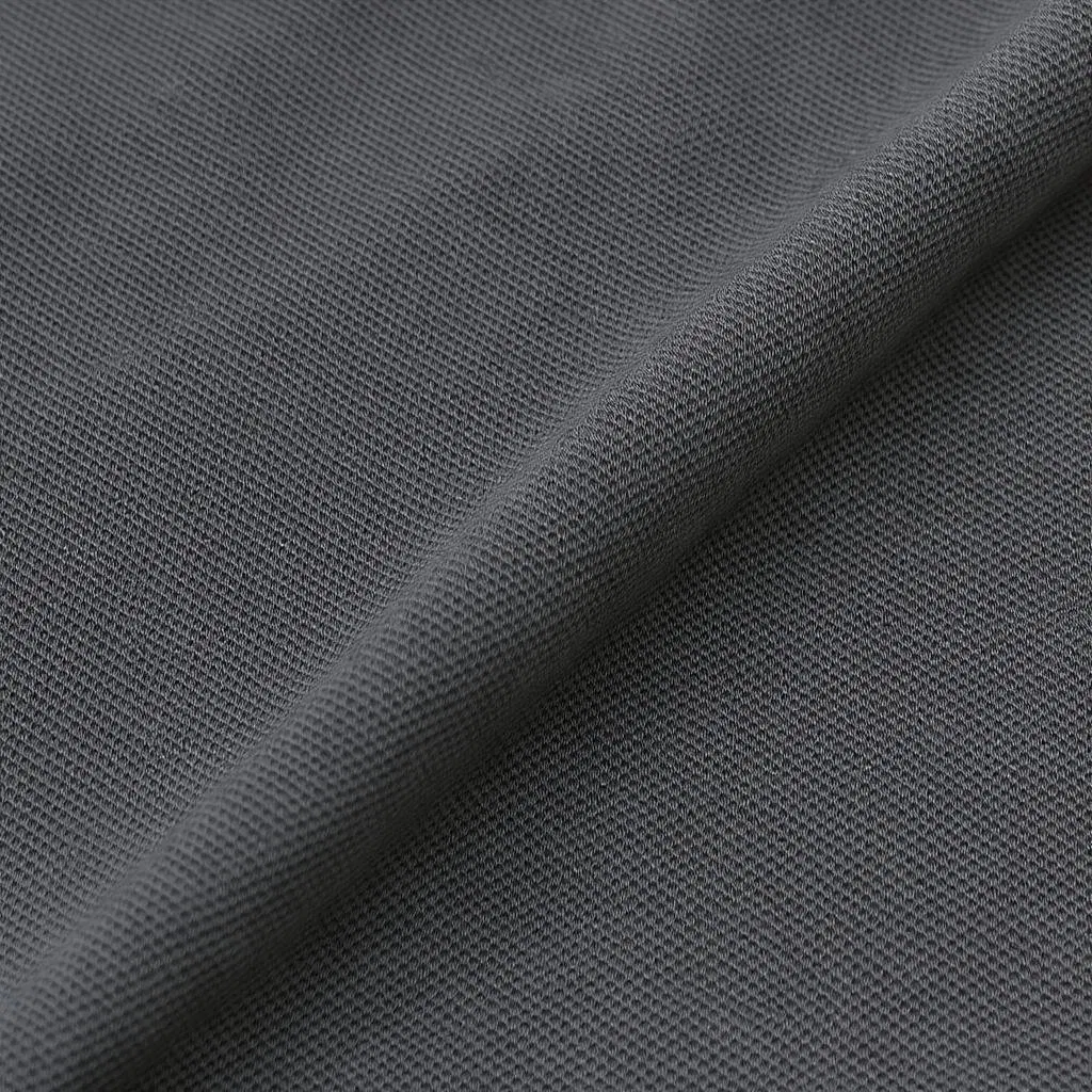 Polo de rendimiento moderno de corte ajustado para un aspecto elegante y pulido, uniforme de polo