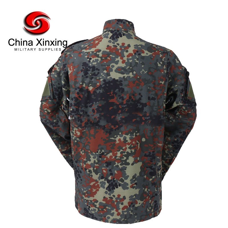Conjunto de uniforme táctico de camuflaje woodland personalizado para aventuras al aire libre