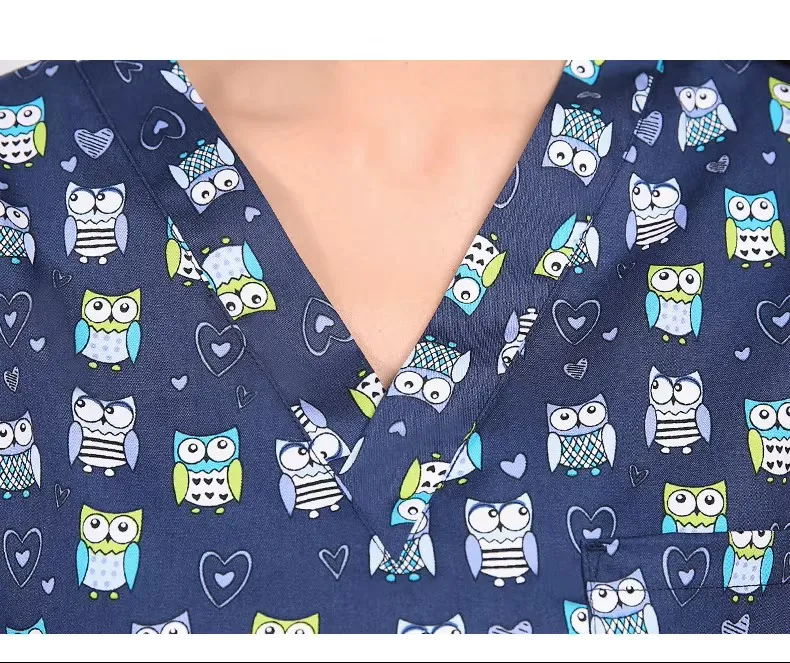 Uniforme de enfermería con estampado de damasco elegante