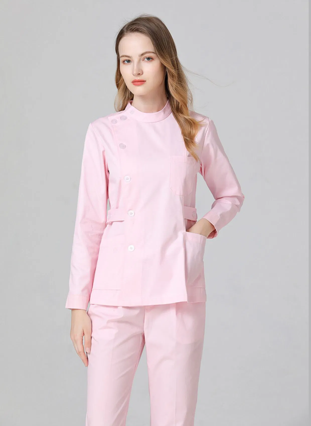 Detalle uniforme de salud corporativo