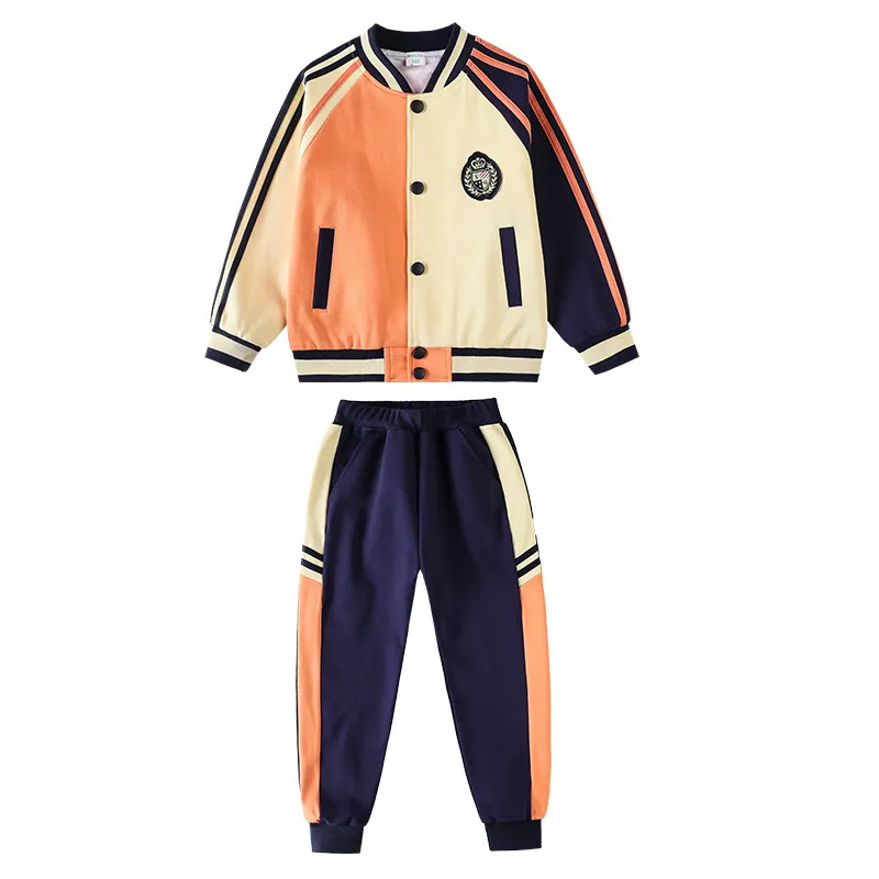 Uniforme escolar para pre-escuela y primaria