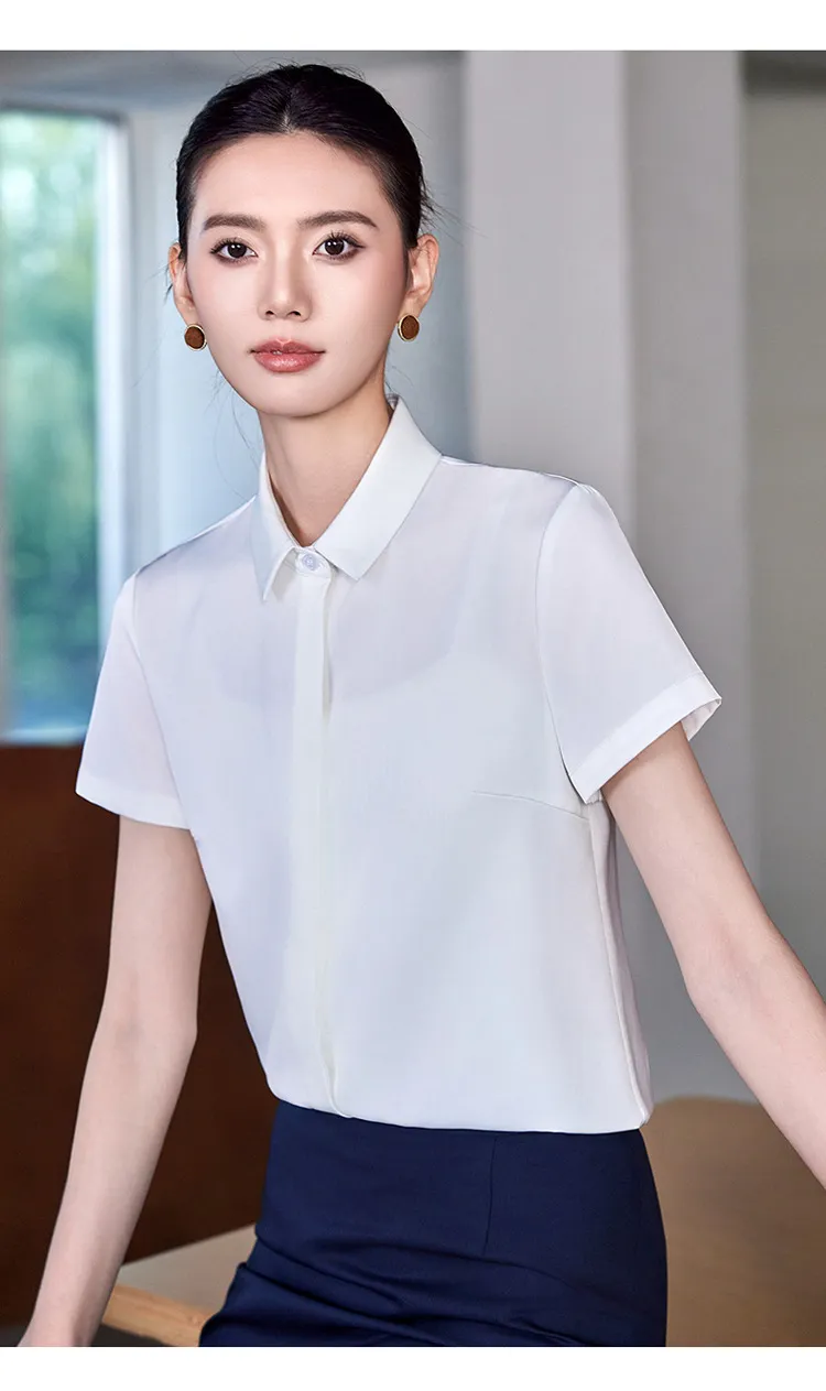 Uniforme elegante de hospitalidad 2