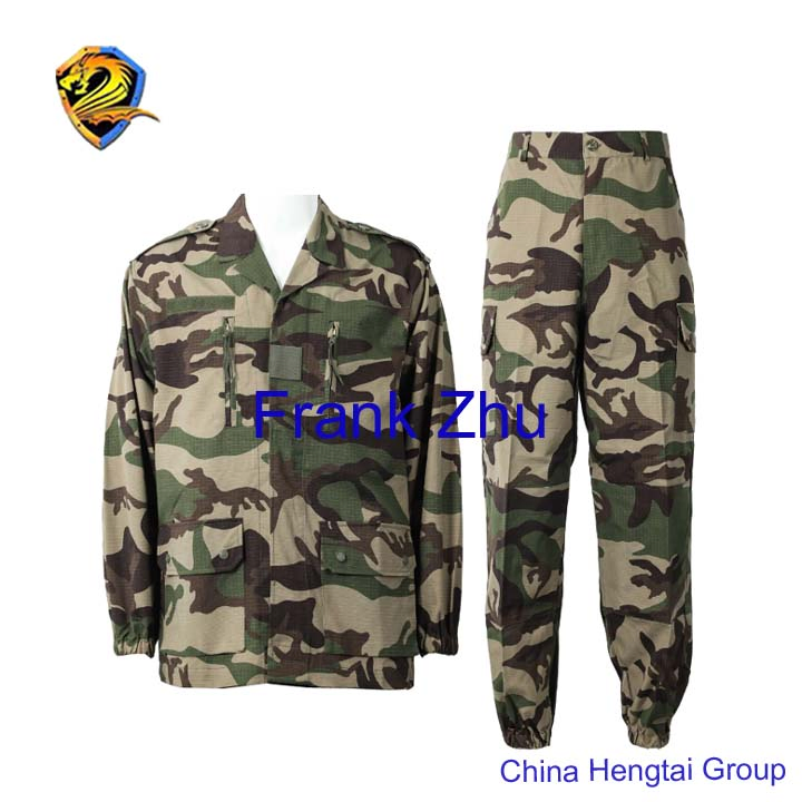 Guardia de Seguridad Trabajando en Combate Marina/Fuerzas Aéreas/Uniforme de Combate de Camuflaje de Campo Táctico