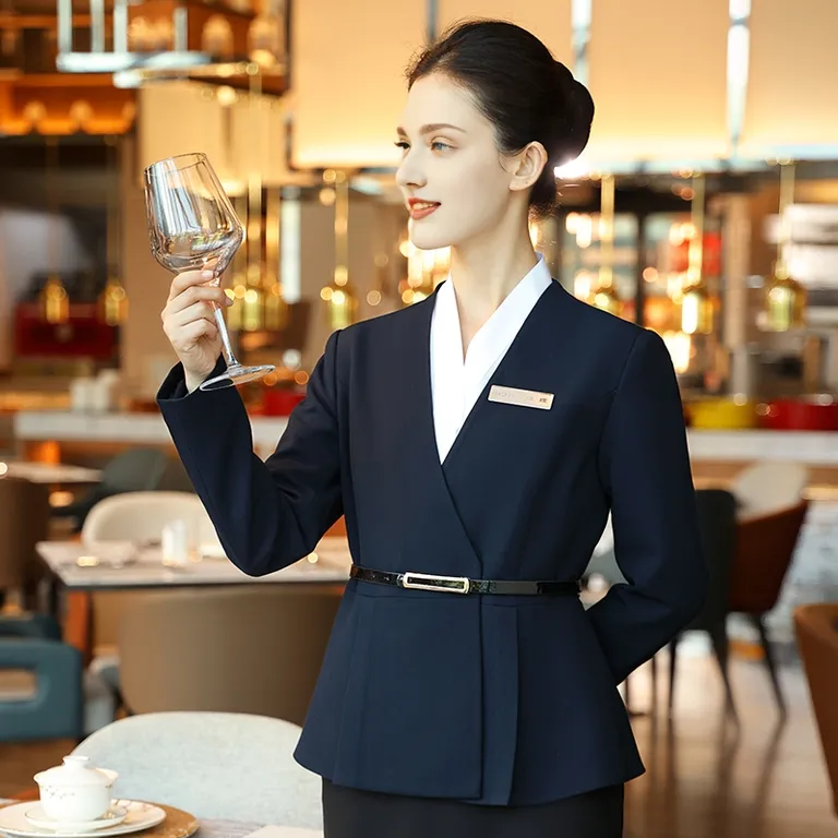 Detalle del traje de hotel
