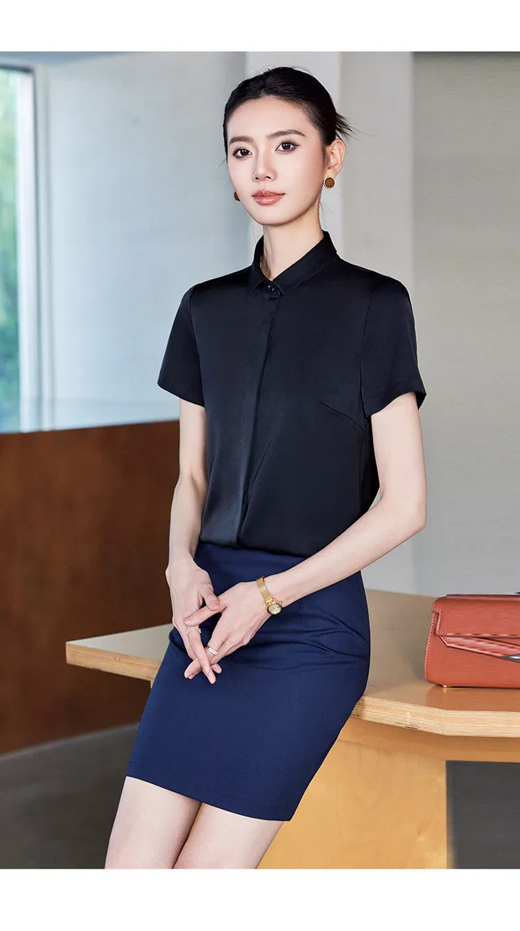 Uniforme elegante de hospitalidad 6