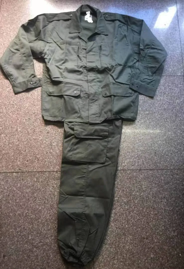 Guardia de Seguridad Trabajando en Combate Marina/Fuerzas Aéreas/Uniforme de Combate de Camuflaje de Campo Táctico