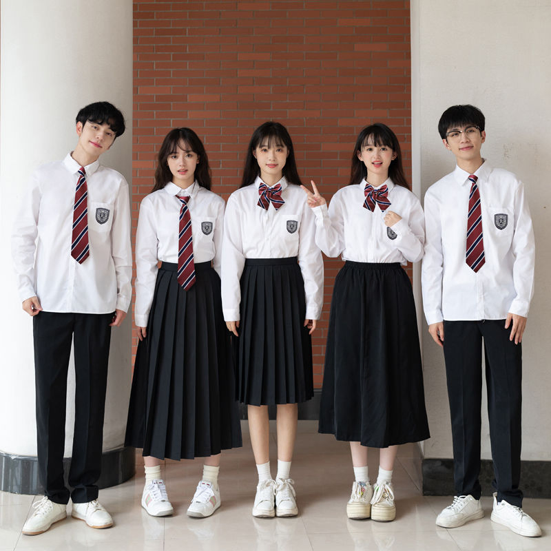 Uniformes escolares personalizados para estudiantes de secundaria, primaria y preparatoria. Diseño de uniformes escolares a la moda para estudiantes
